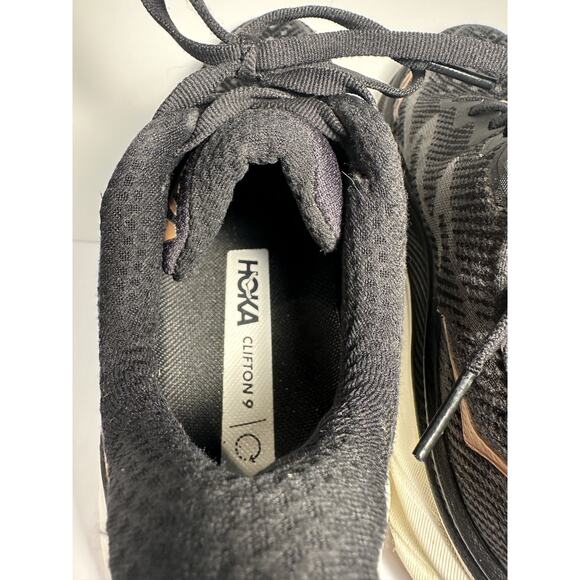 Hoka One One Clifton 9 Women’s Size 6B Black White Running Shoes Lightweight - Picture 5 of 8